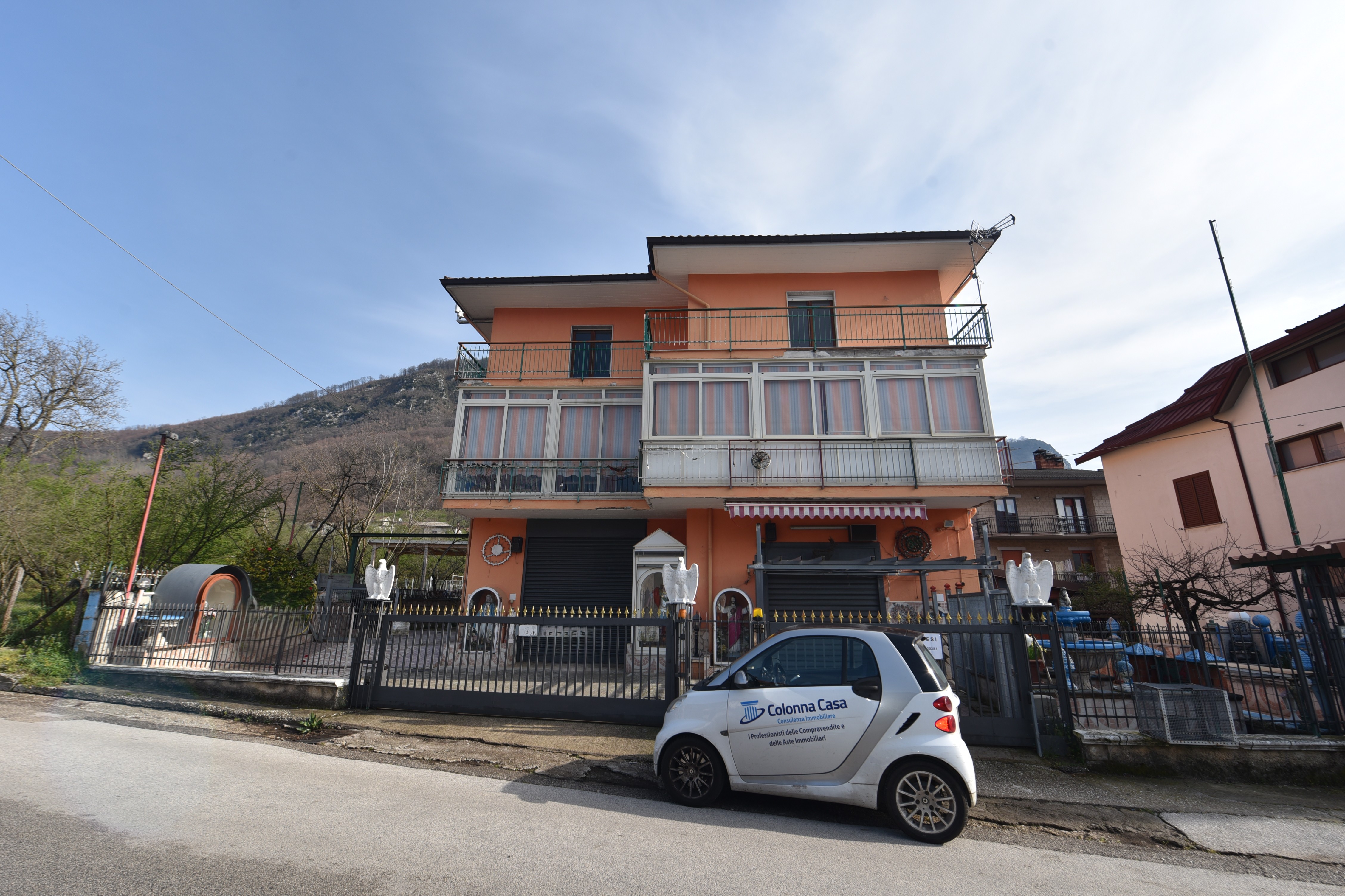 Forino (AV) Villa indipendente con box, giardino e piscina